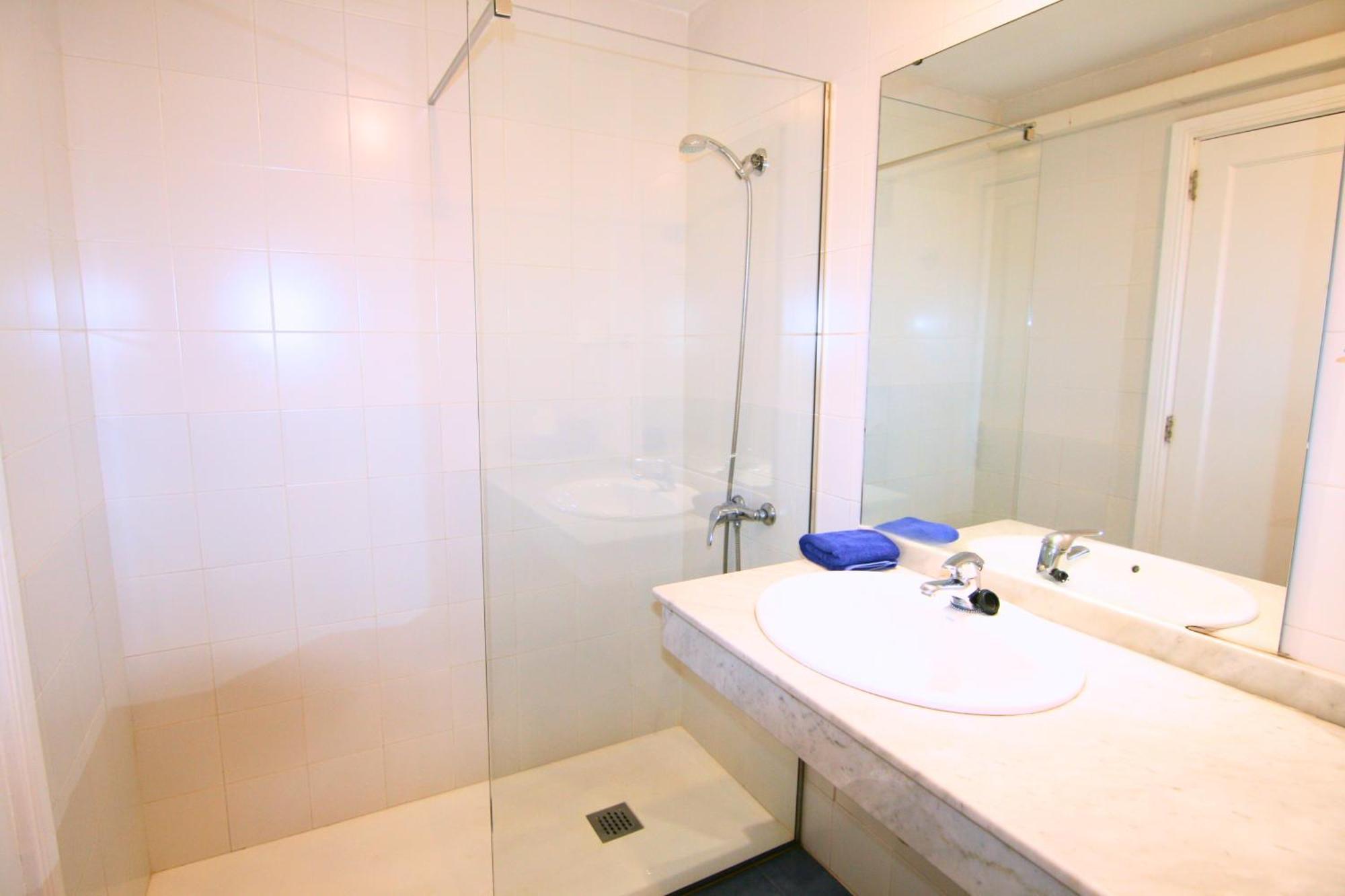 Costa Volcan & Apartament 2*